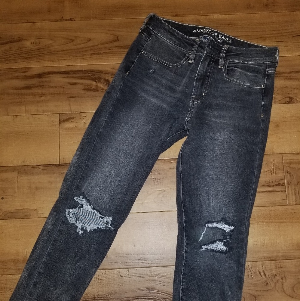 American Eagle Distressed Jeans